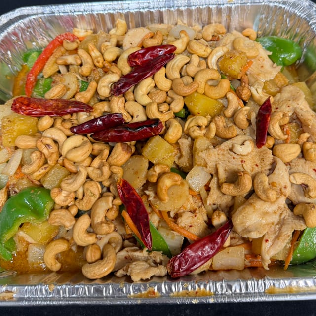 Tray Cashew Chicken.